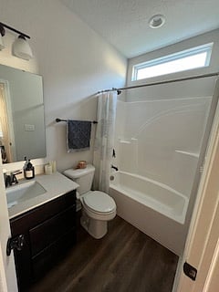 2nd bedroom bath, photo1