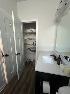 2nd bedroom bath, photo2