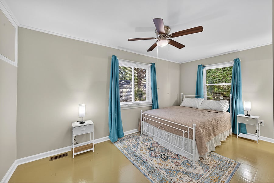 Bedroom 1 with Queen size bed