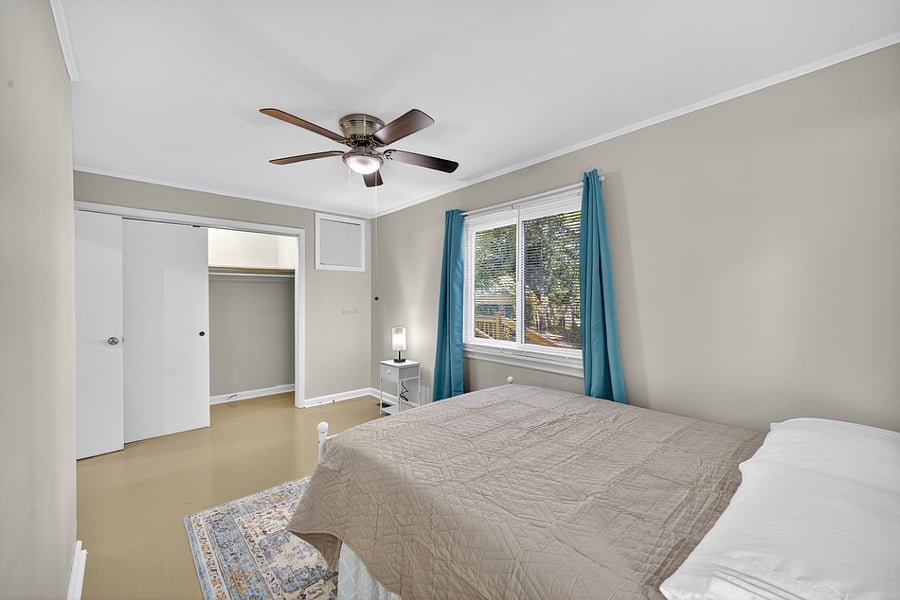 Bedroom 1 with Queen size bed
