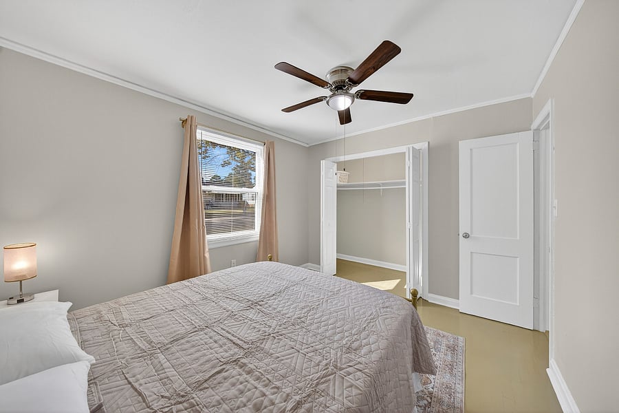 Bedroom 2 with Queen size bed