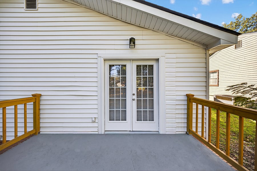 Rear large deck