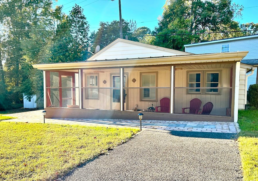cottage front/screen porch
