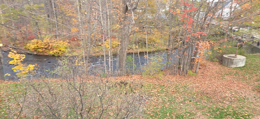View of the river from your deck. Solar lights to enjoy the evenings. Fragrant lilacs reach up to the deck in the spring.