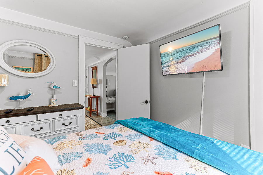 Apt. B Upper Flat Bedroom 1