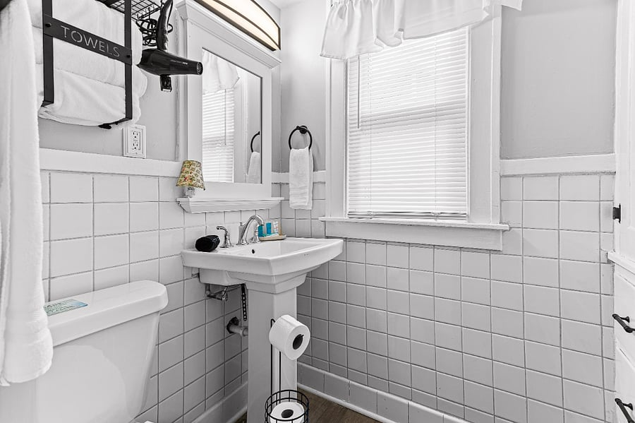 Apt. B Upper Flat bathroom. New lighting.
Large built in is directly in front of the pedestal sink.