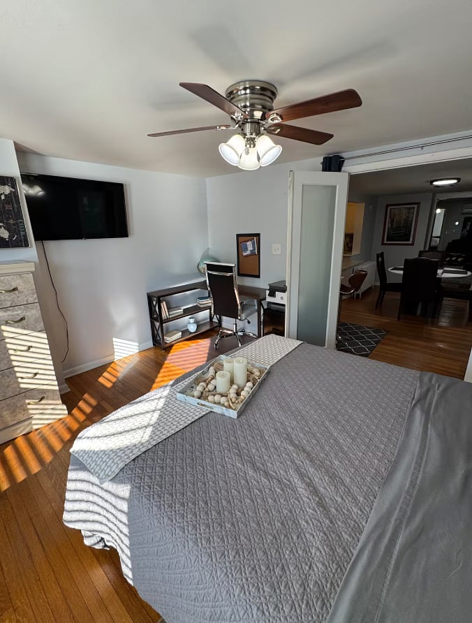Guest bedroom