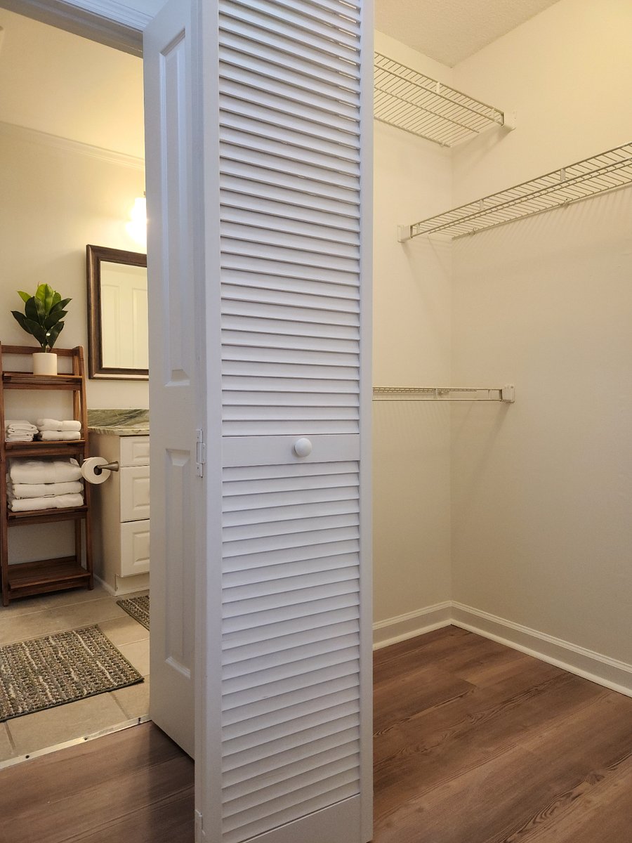 Walk in closet
