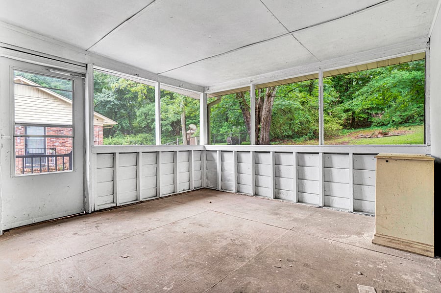 Screened porch 