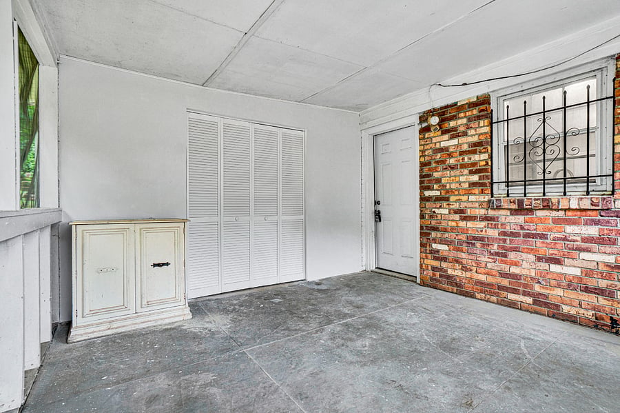 Screened porch and laundry area