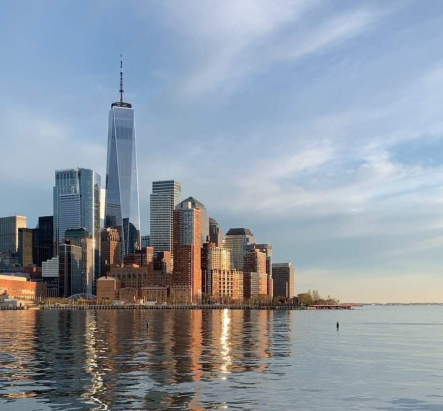 Apt is located just a short walk away from the beautiful Hudson River Esplanade.