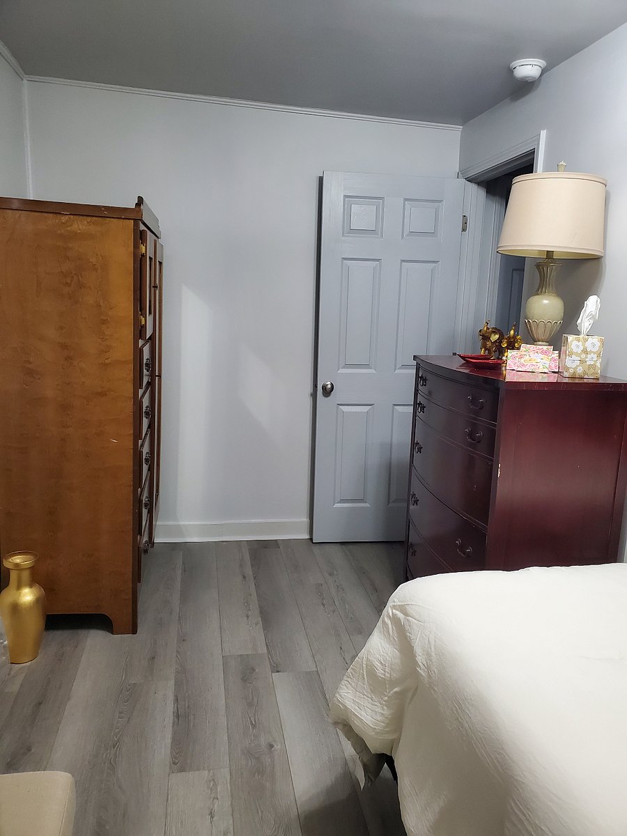 RM2 Queen Bed