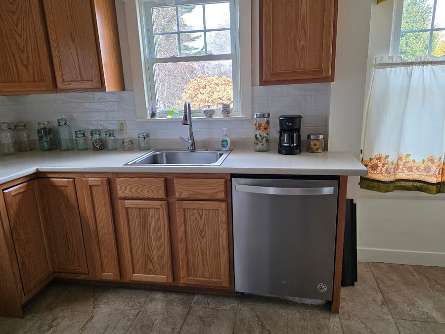 Full kitchen