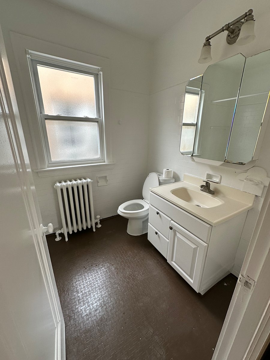 Bathroom #2 (includes bathtub)