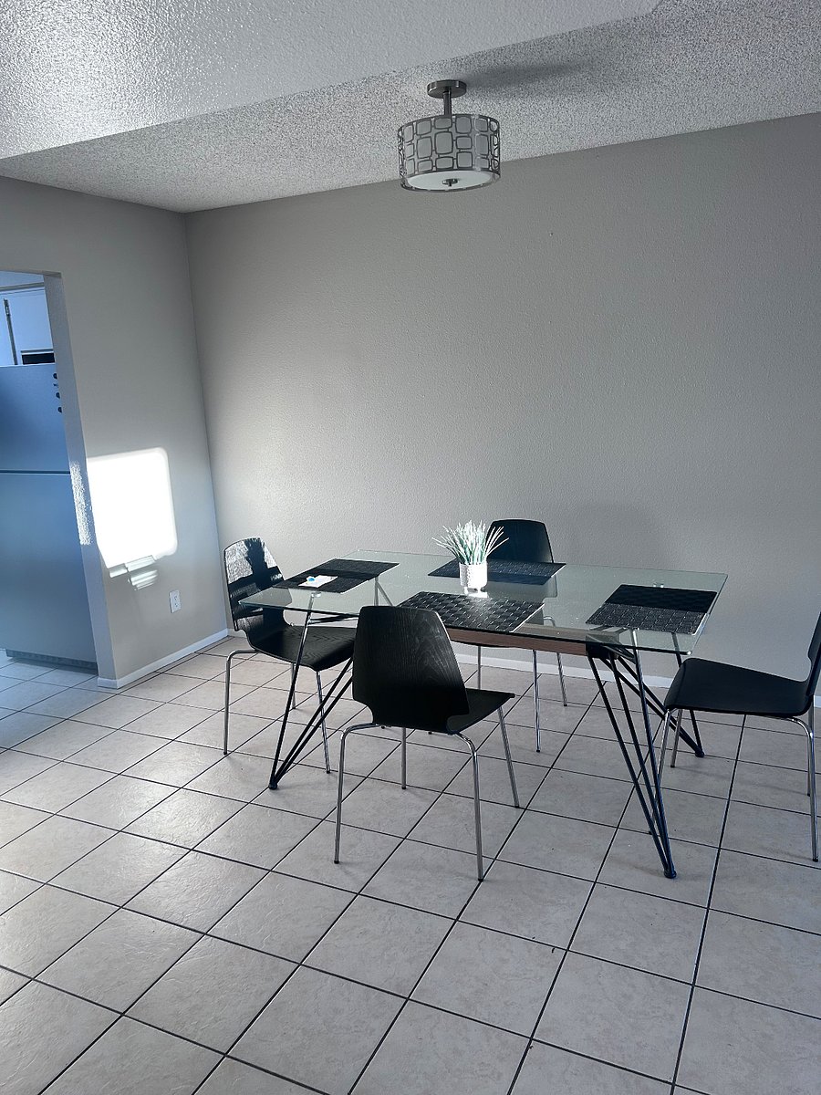 DINNING ROOM AREA 