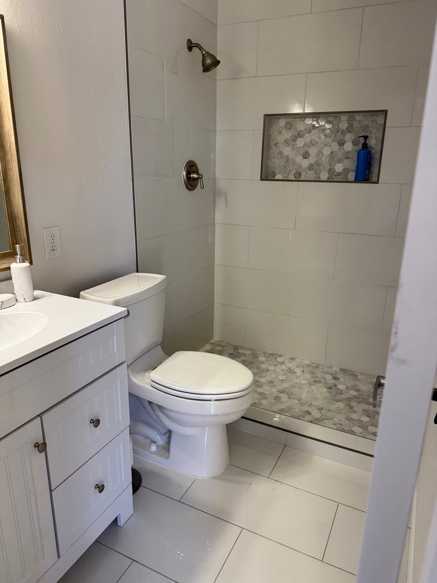 MASTER BATH - WALK-IN SHOWER 