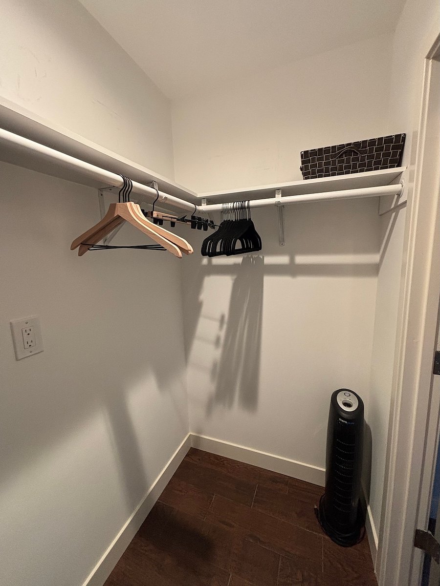 walkin closet