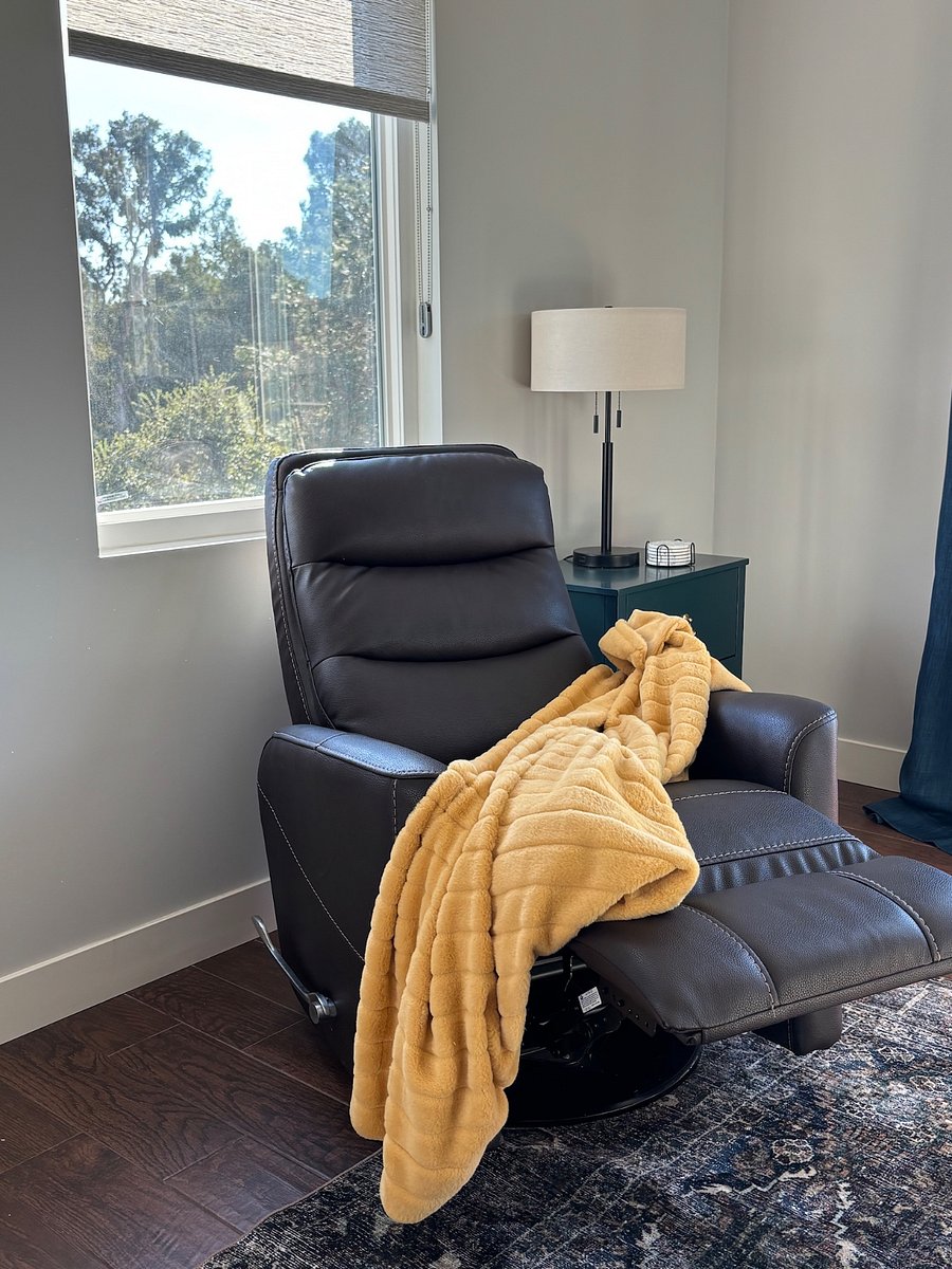 swivel, rock, recline, read