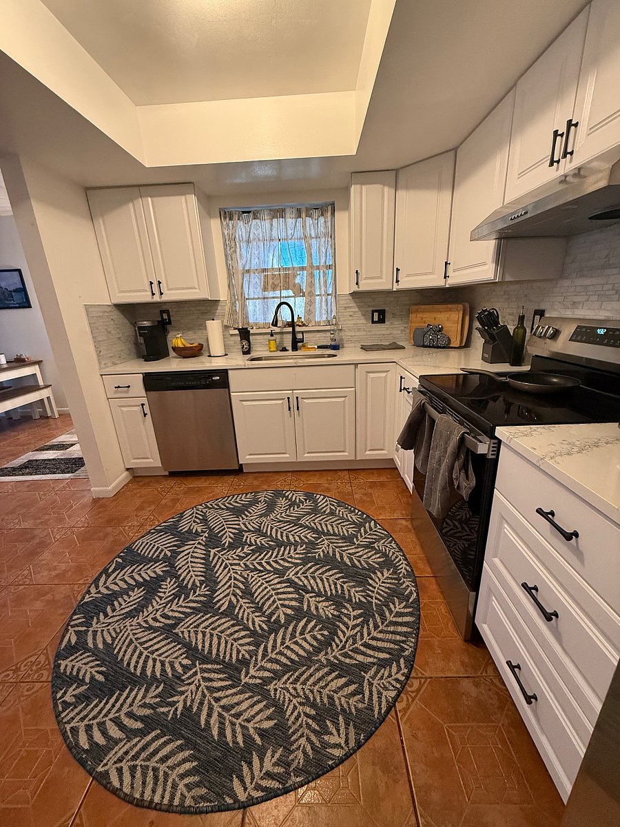 Newly updated kitchen.