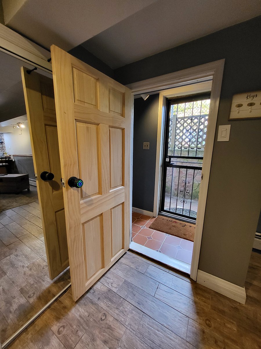 Electronic door lock entrance (Interior door)