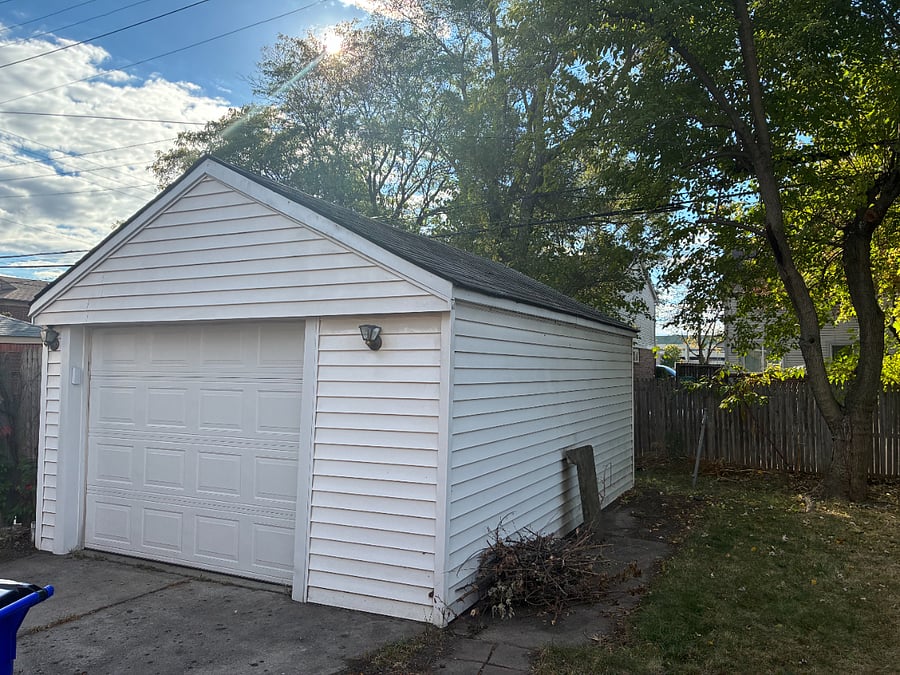 1.5 Car Garage