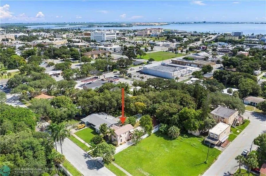 Close to Marina and Downtown Dining
