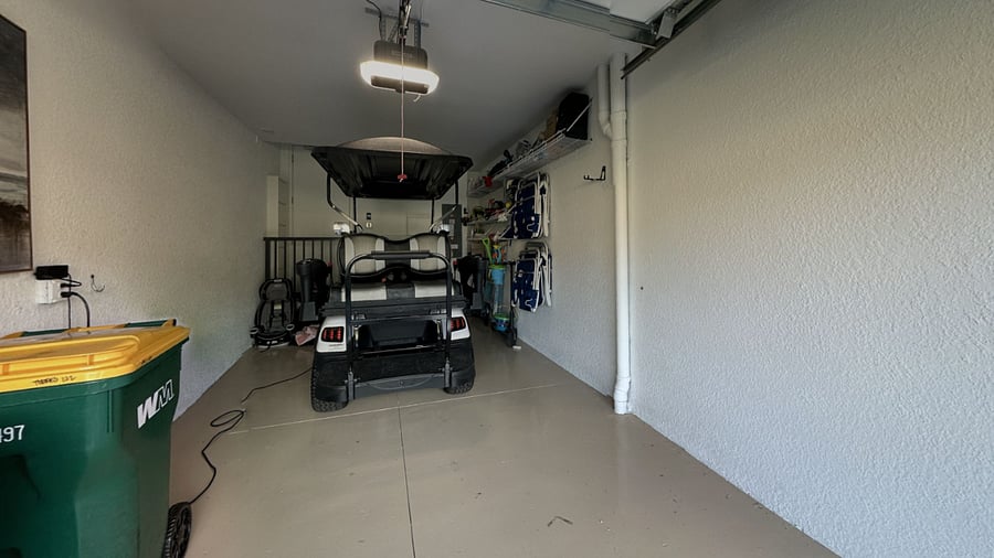 Coach Home - Garage