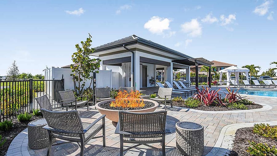 Satelite pool - fire pit