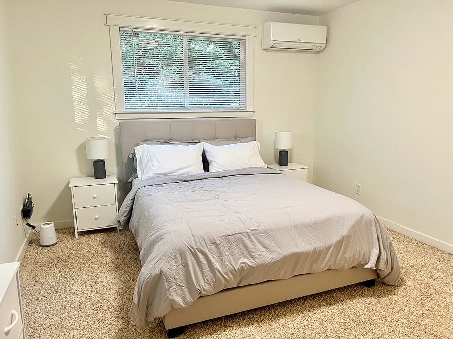 Bedroom - Queen Bed