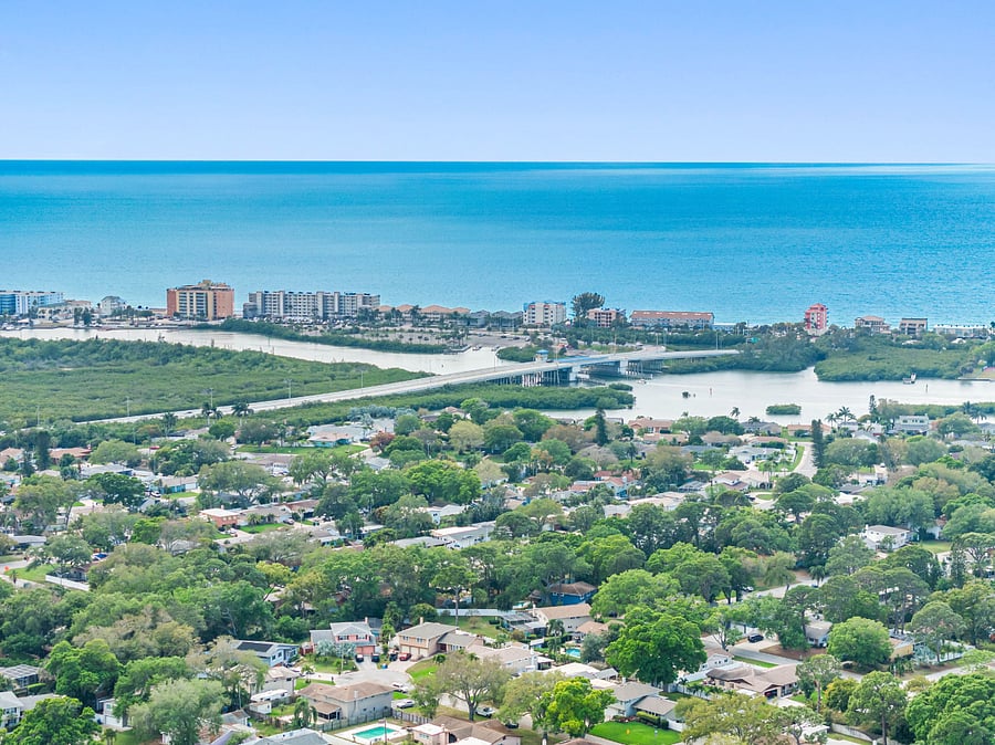 Five minutes from Indian Shores Beach