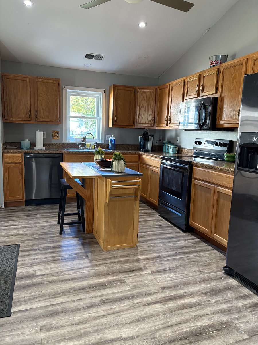 Eating Area at the kitchen island