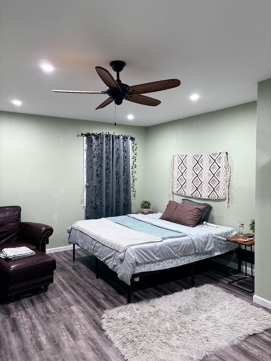 King Size Bedroom
