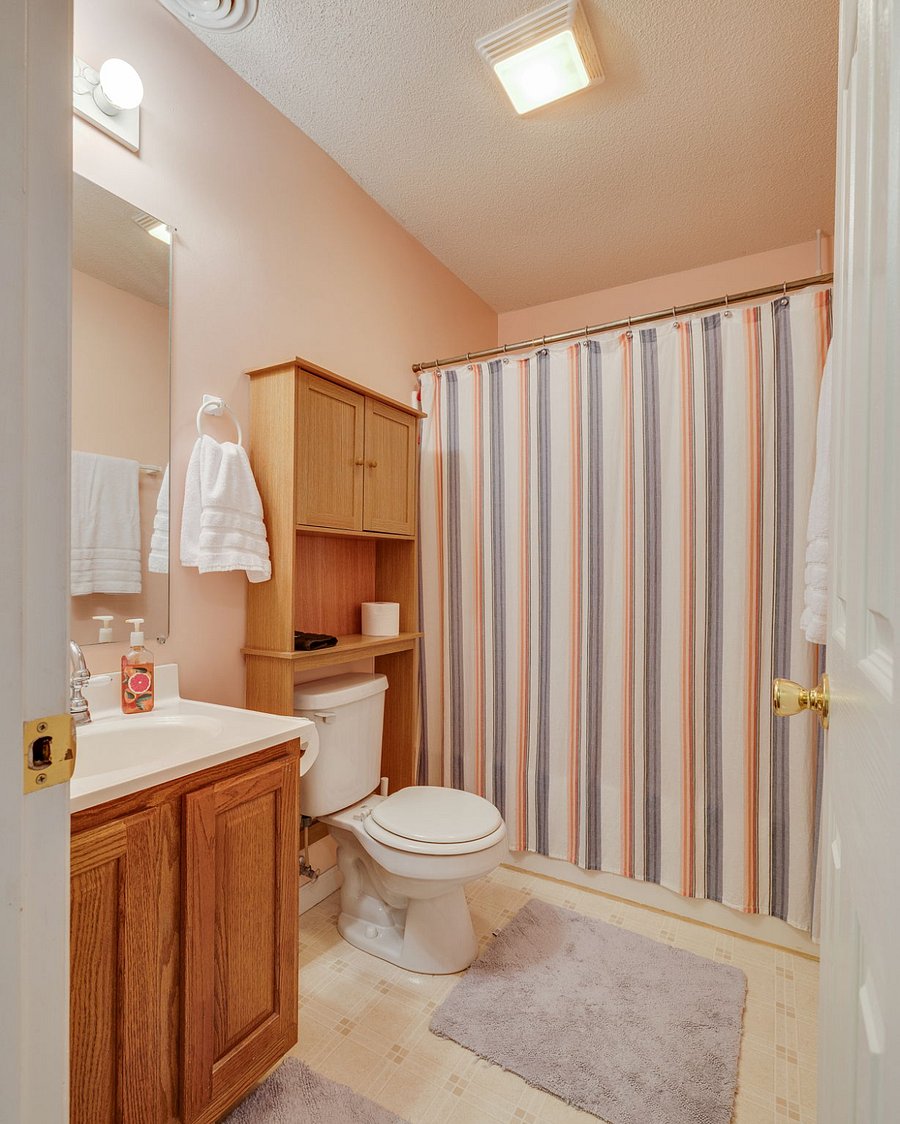 Bedroom #1 - Full bath