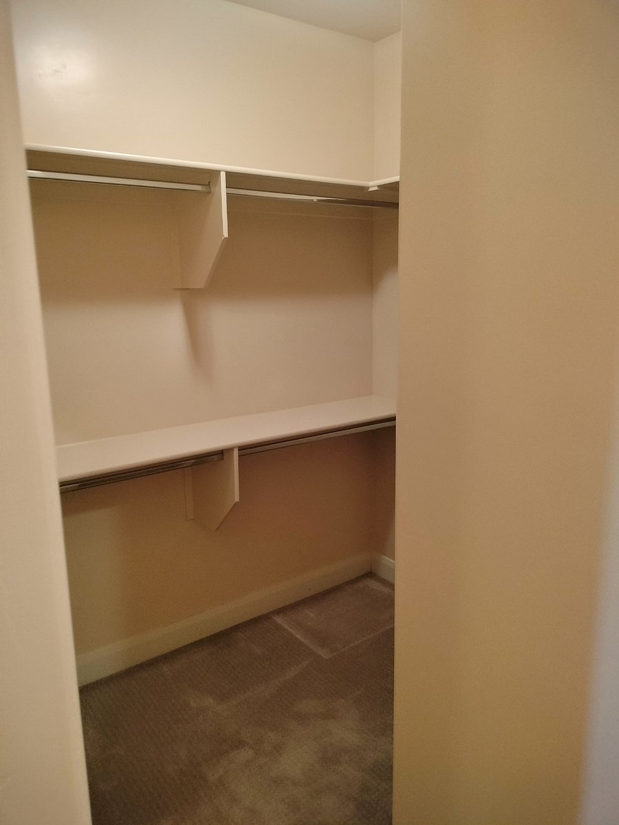 Master Closet hers