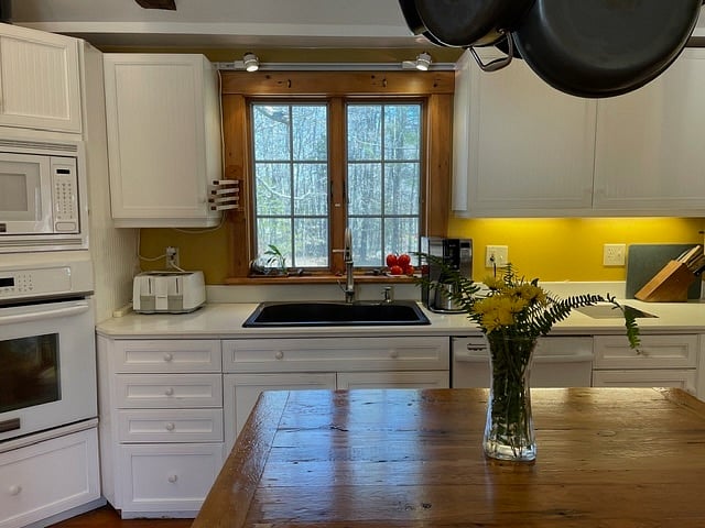 Kitchen sink