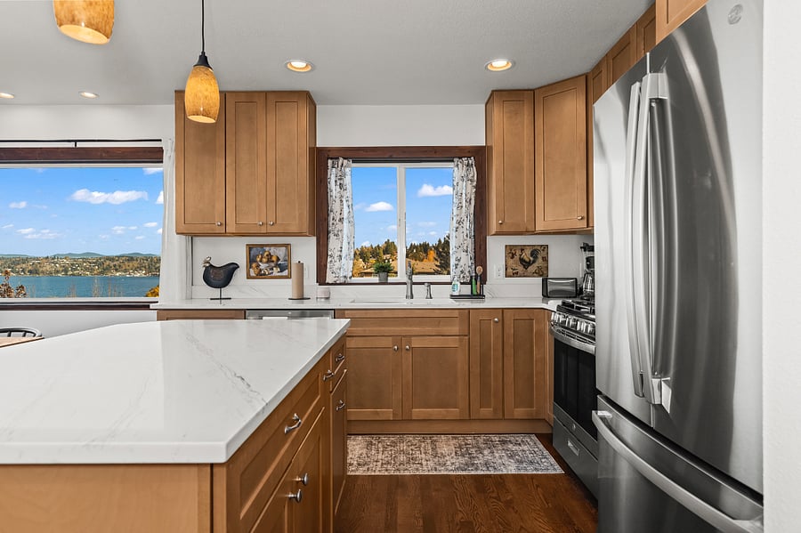 Extra large fridge with double doors and freezer on the bottom for easy access! 