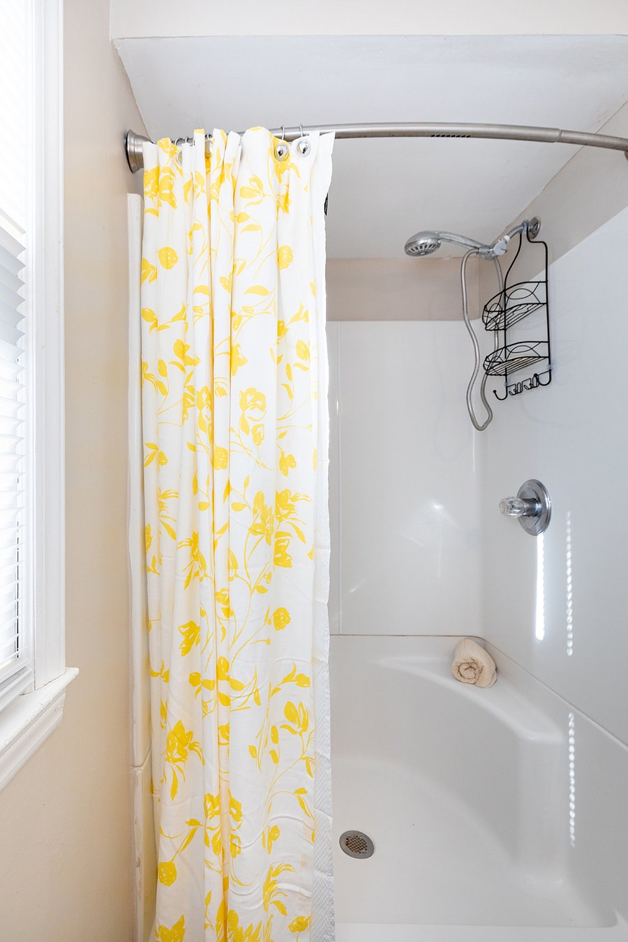1st floor bath.