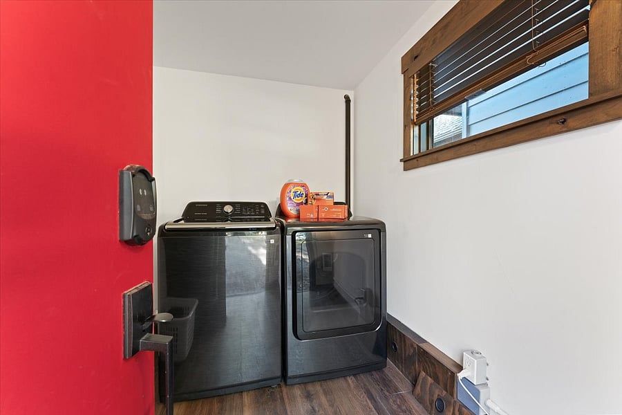 Private washer and dryer on property in unit off of the back porch.