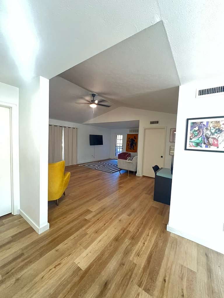 Furnished Finder property 928553_1 photo 3