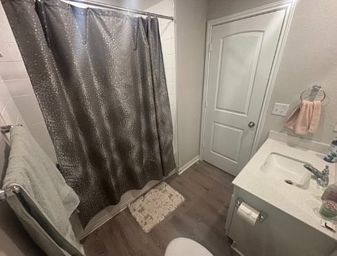 Your full bathroom 6.5 x 5.5 ft.
