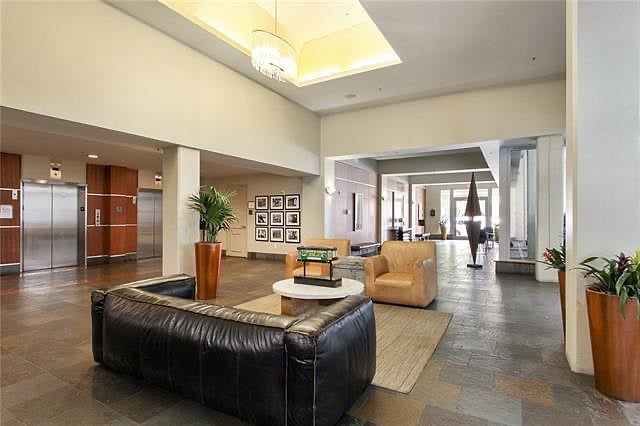 large lobby with 24 hour concierge and valet