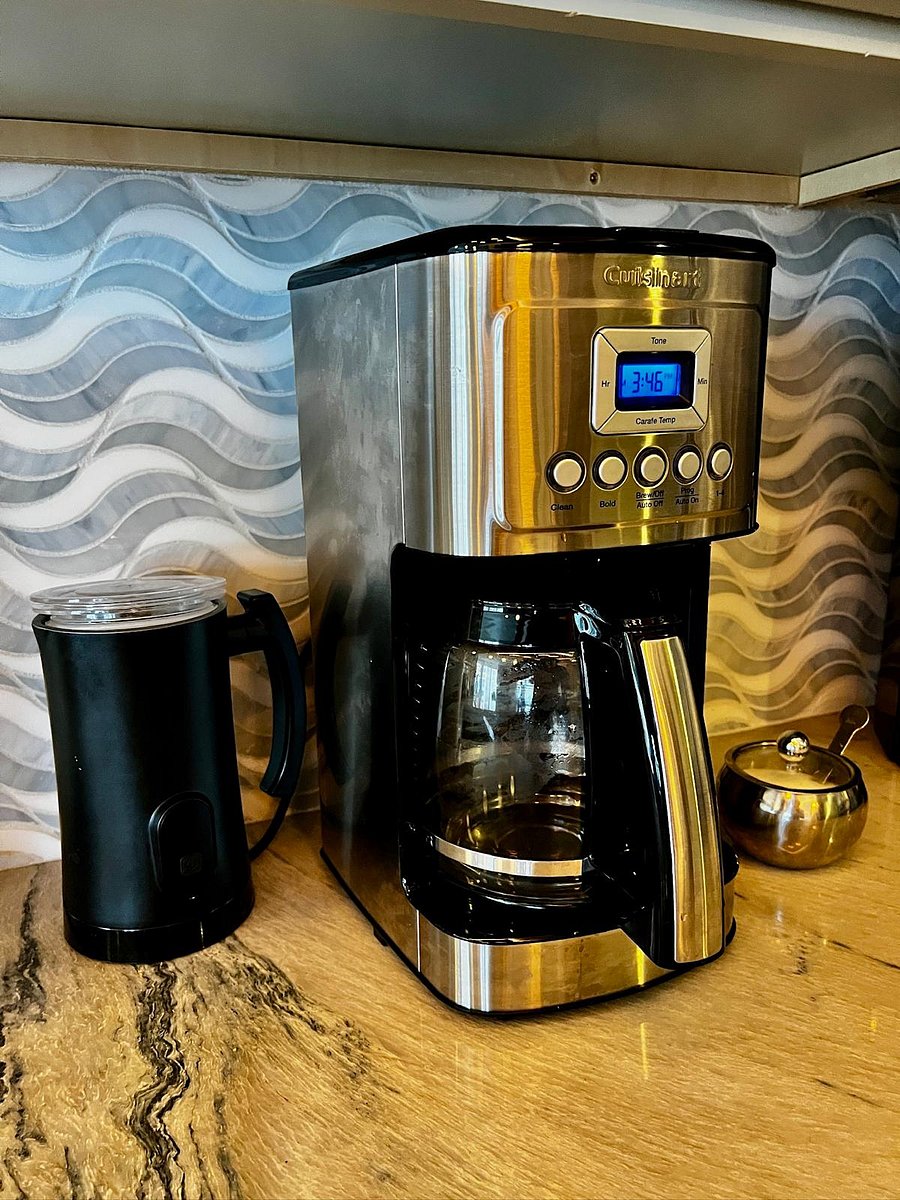 Coffee pot 