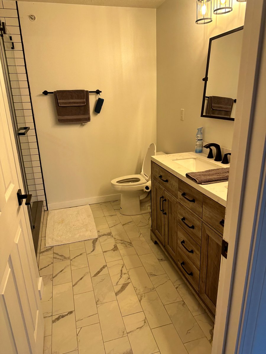 Master Bath Room