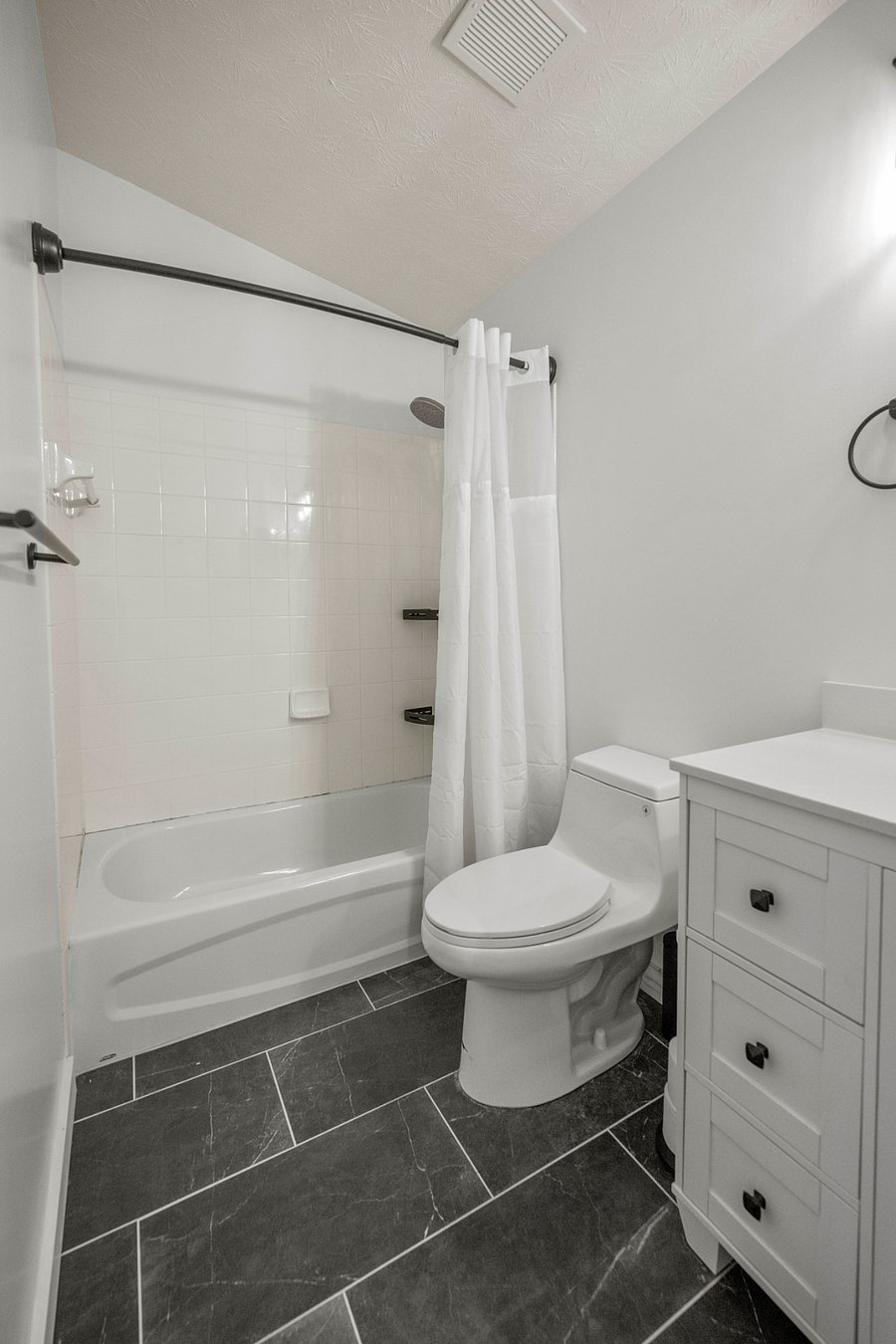 2nd Bathroom
