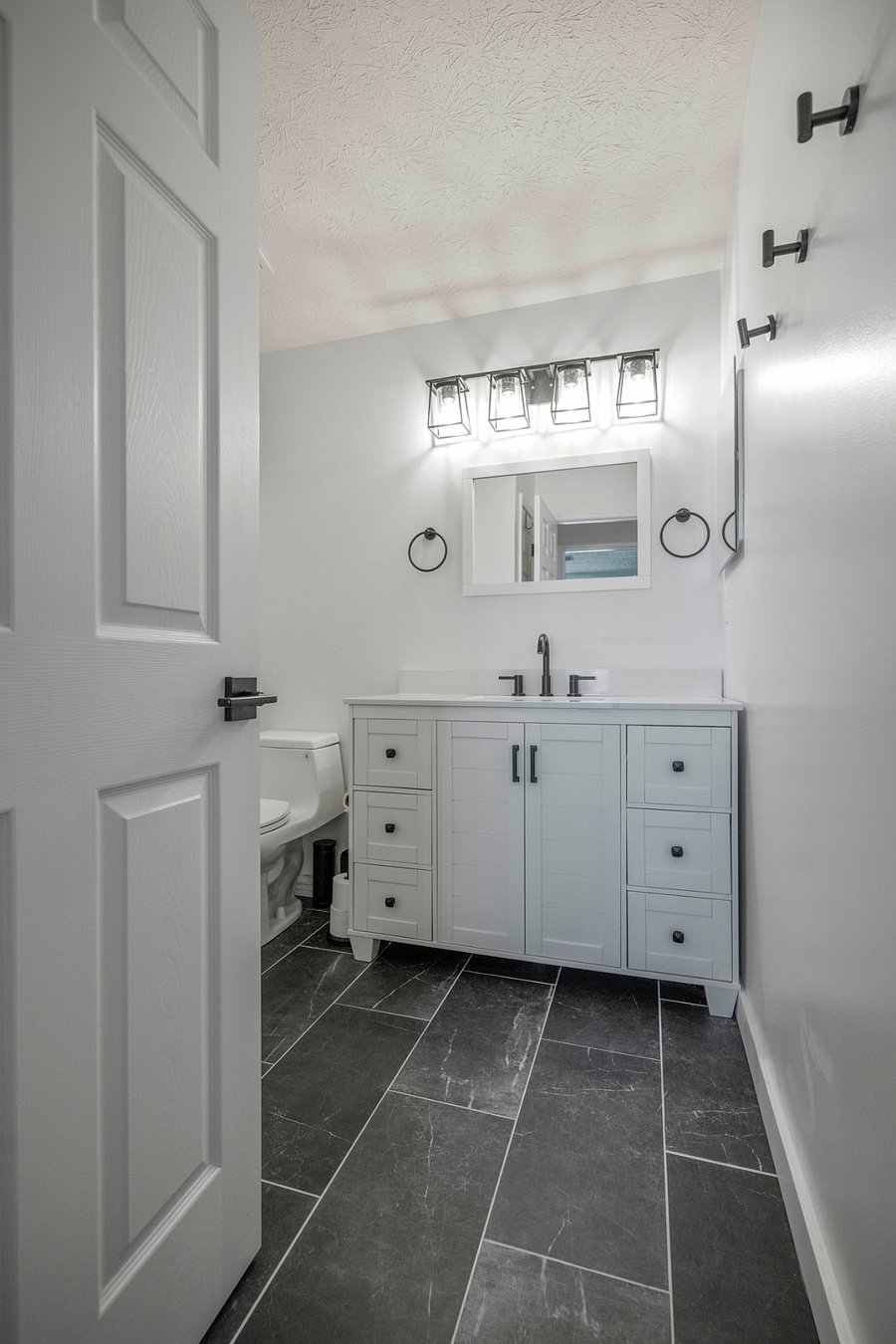 2nd Bathroom