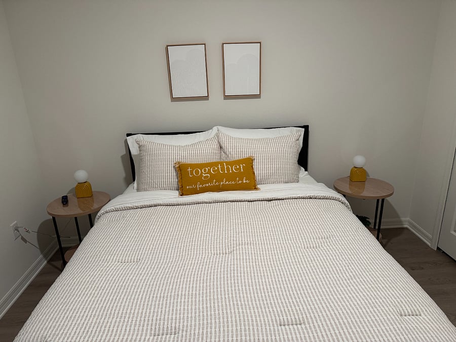 Queen Guest Room