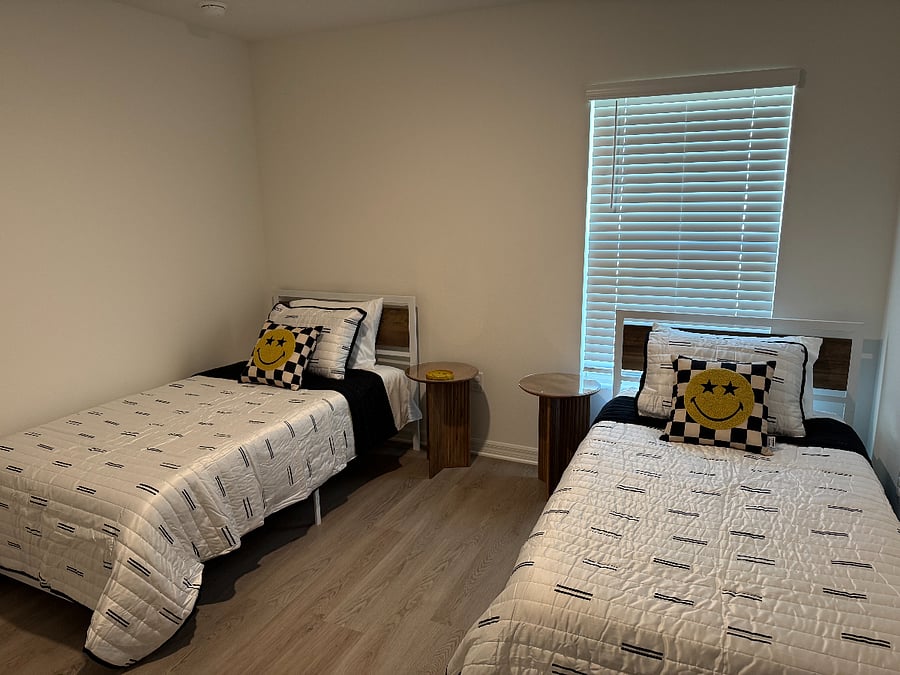 Bedroom #4: Two twin beds