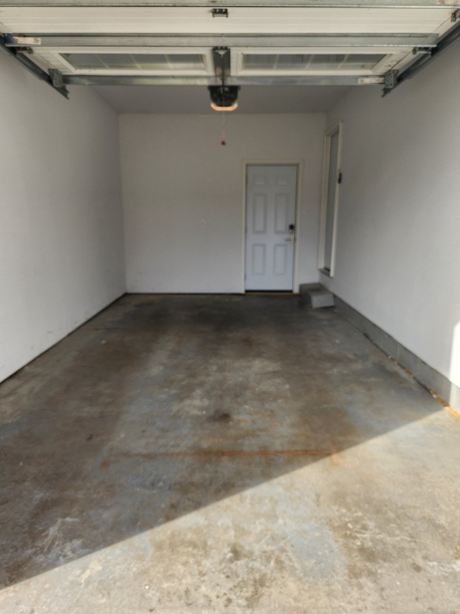 1 Car Garage