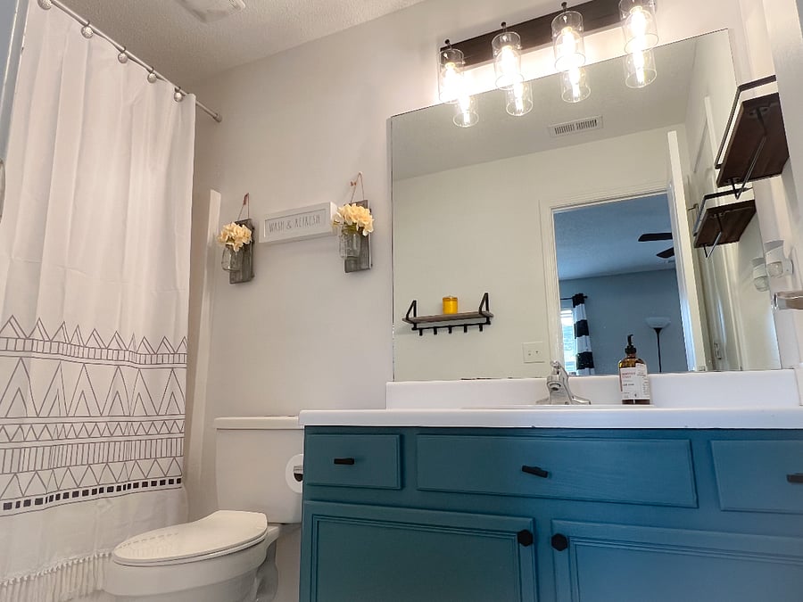 Guest Bathroom 