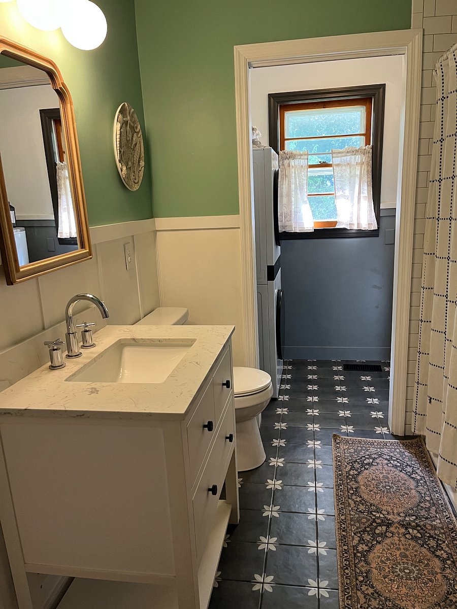 2nd Bathroom and Laundry Room
